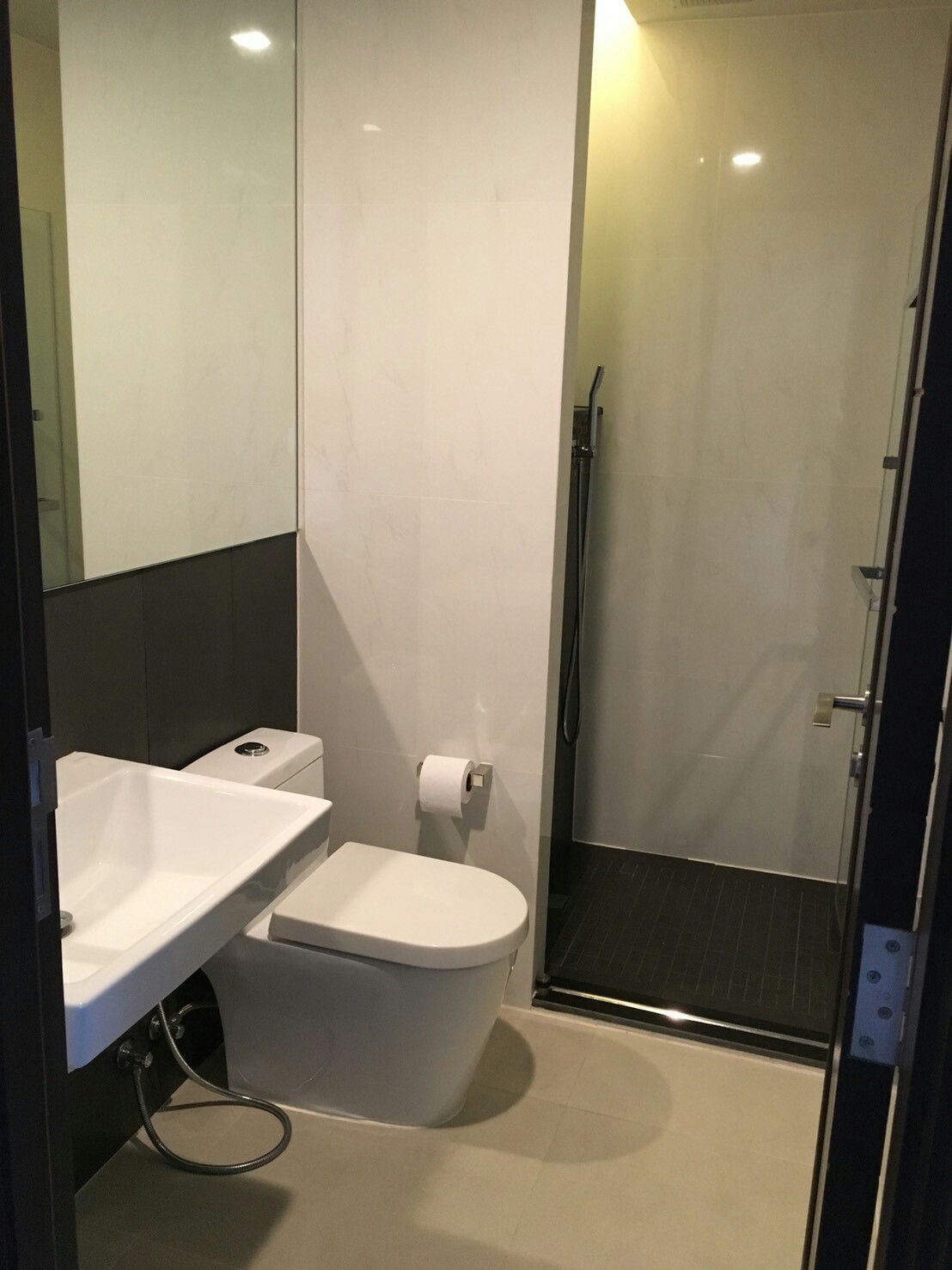 ให้เช่าคอนโด Ivy Ampio ไอวี่ แอมพิโอ (รัชดาภิเษก 6) 2 ห้องนอน 2 ห้องน้ำ พื้นที่ 81 ตร.ม ชั้น 20