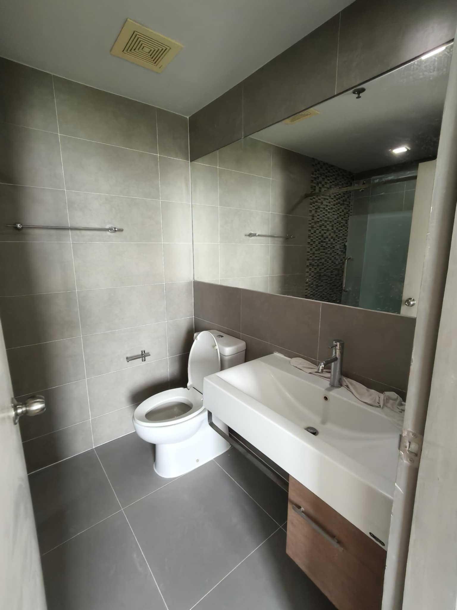 ขาย / ให้เช่า คอนโด Grene Chaengwattana (กรีเน่ แจ้งวัฒนะ)