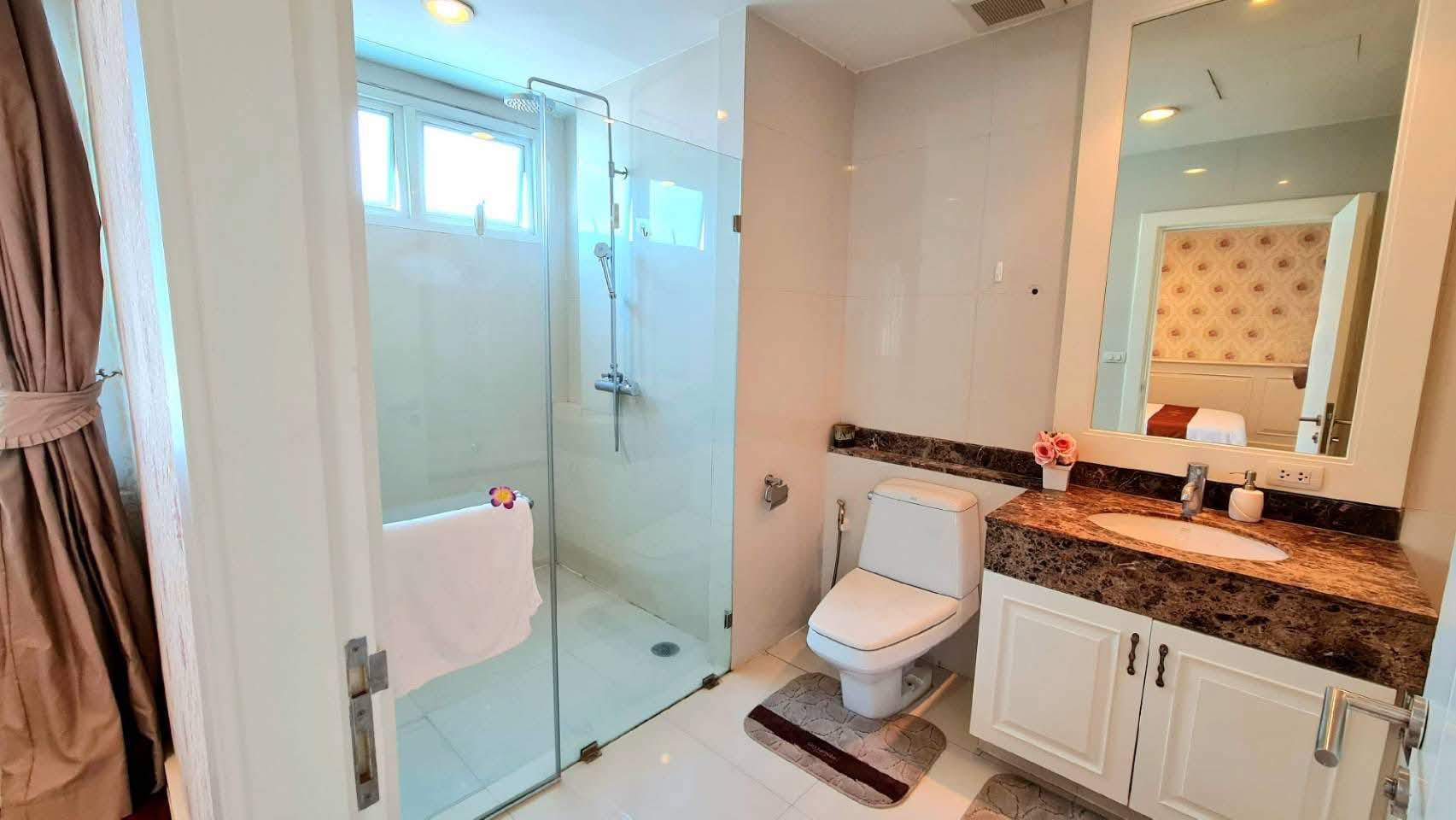 ให้เช่า Penthouse Duplex – ปิยะทิพย์ เพลส สุขุมวิท 39 / For Rent Penthouse Duplex – Piyathip Place Sukhumvit 39 (English below)