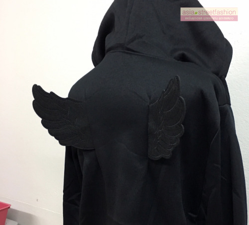 สีดำ เสื้อกันหนาว มีปีก เกาหลีสุดๆ น่ารัก เสื้อกันหนาว ฮู้ดดี้ มีปีก เกาหลีสุดๆ น่ารัก เลือกสีที่พร้อมส่งด้านในเลยค่ะ BLACK L