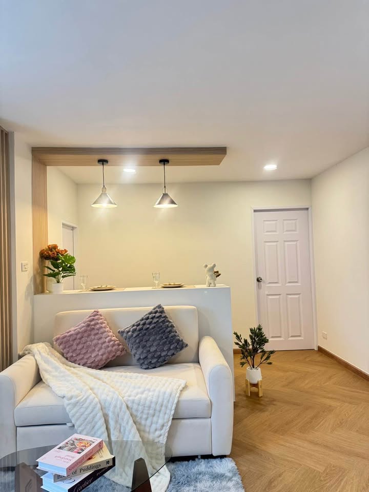 ขายคอนโด รัชอาภา ทาวเวอร์ (ซอยรัชดาภิเษก 36) / For Sale Ratchaporn Tower (English below)