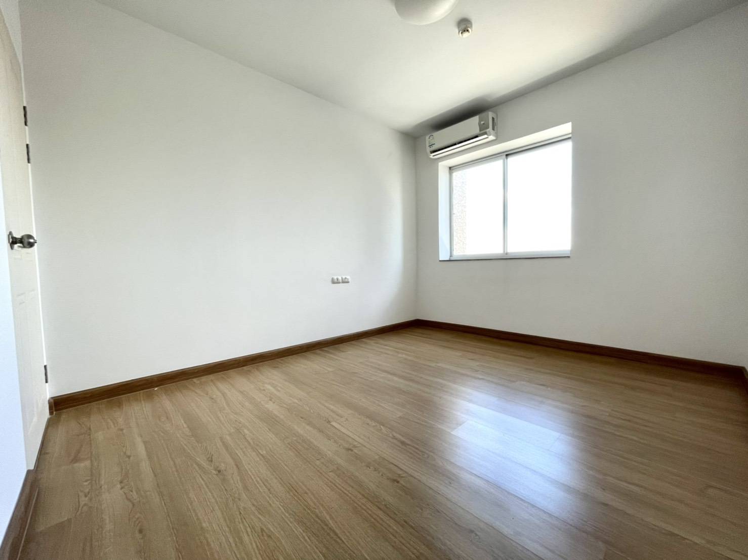 ขาย คอนโด ศุภาลัย ปาร์ค รัชโยธิน Supalai Park Ratchayothin ชั้น 24 ห้องมุม แบบ 2 ห้องนอน