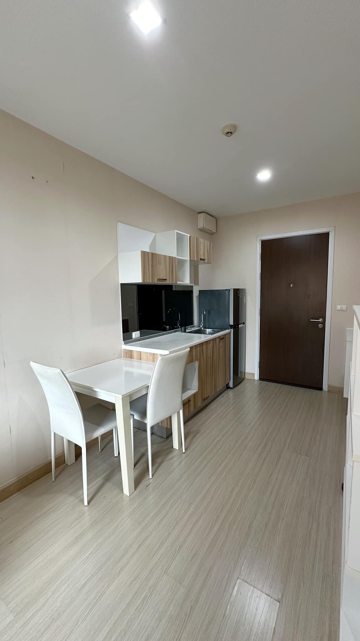 ให้เช่าคอนโด The Privacy Ngamwongwan (เดอะ ไพรเวซี่ งามวงศ์วาน) ติดเดอะมอลล์ งามวงศ์วาน ห้องขนาด 33 ตารางเมตร ชั้น 3 (ห้องมุม) เฟอร์นิเจอร์ครบ