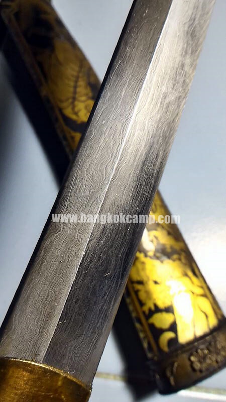 ดาบญี่ปุ่นลายเสือเล่มเล็ก ฮาราคีรี กระไหล่เงิน ใบมีดเป็นเหล็กลาย (ใบมีดดามัสกัส)