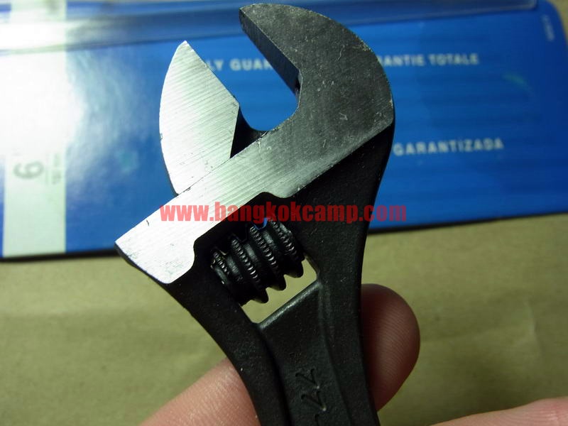 ประแจเลื่อน IREGA ขนาด 6 นิ้ว สเปน Made in Spain ใหม่ แท้. (แพ็คฟ้า)