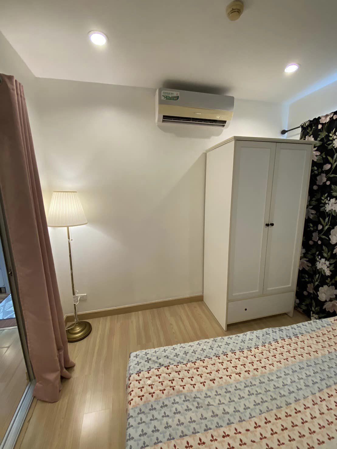 ให้เช่า / ขายคอนโด the kith sukhumvit 113 วัดด่าน 1 ห้องนอน ขนาด 28.5 ตึก C ห้อง 334/148 ชั้น 6 อาคาร 7 ชั้น อยู่ชั้น 6 ดีที่สุดในโครงการ