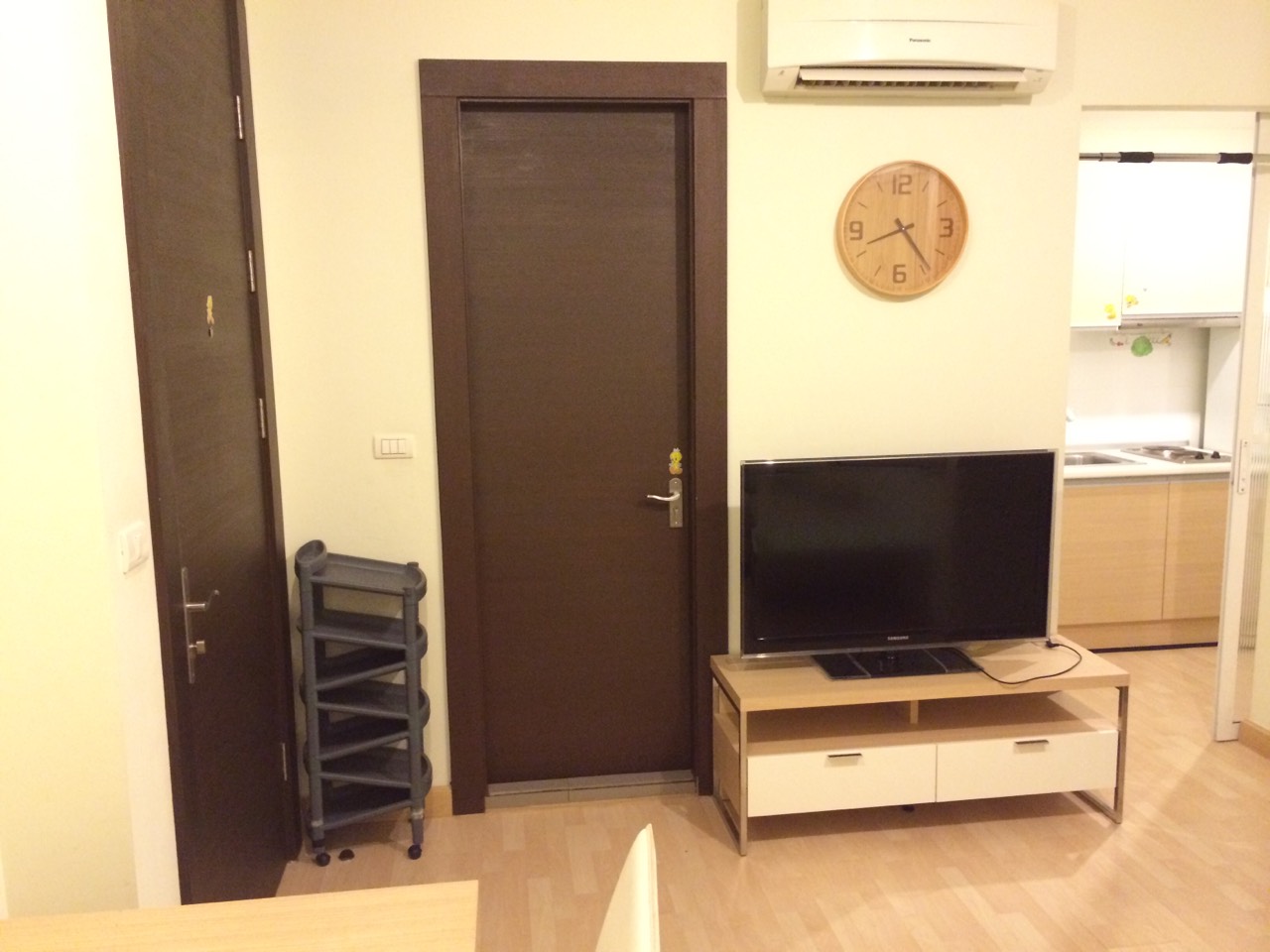 ให้เช่า คอนโด rhythm ratchada 1 ห้องนอน ขนาด 35 ตรม. ทิศใต้ วิวสระ ชั้น 26 18,000 บ./ เดือน ทิศใต้แดดไม่ร้อน เป็นห้องห้องมุมเป็นส่วนตัววิวสวยมาก