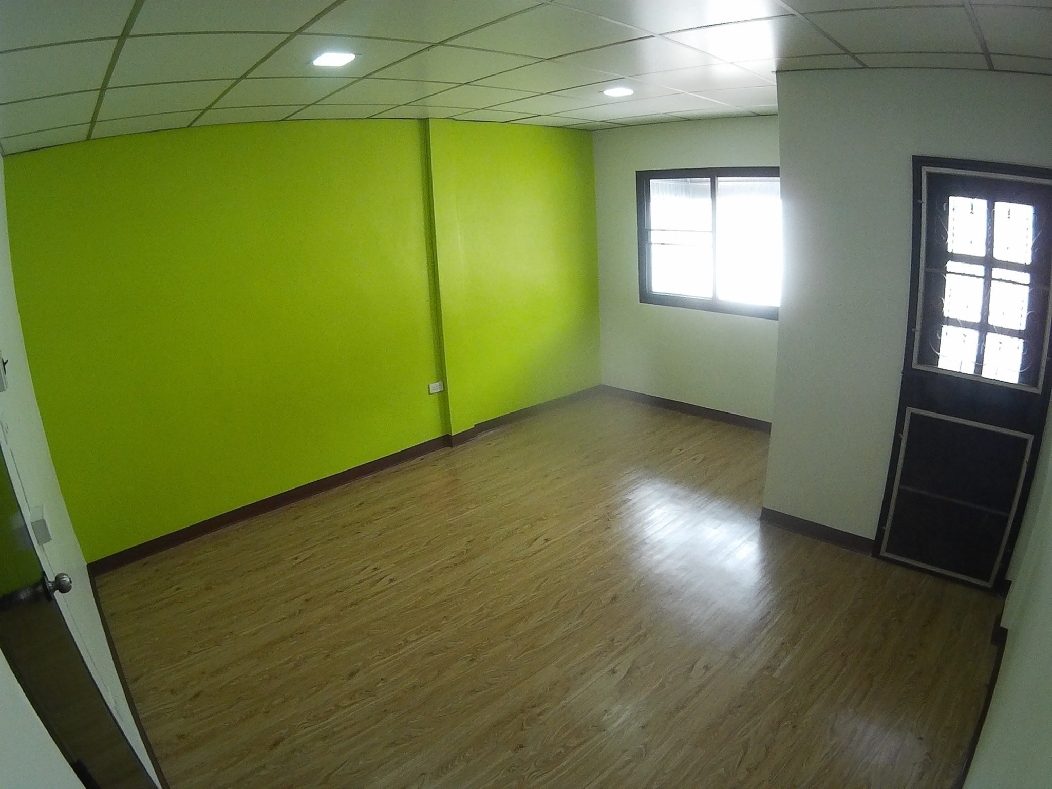 ((ขาย-เช่าถูก)) บ้านพร้อมอยู่ ทาวน์เฮ้าส์ 2 ชั้น 19 ตารางวา 2 ห้องนอน 2 ห้องน้ำ สุขาประชาสรรค์ 3 ซอย 1