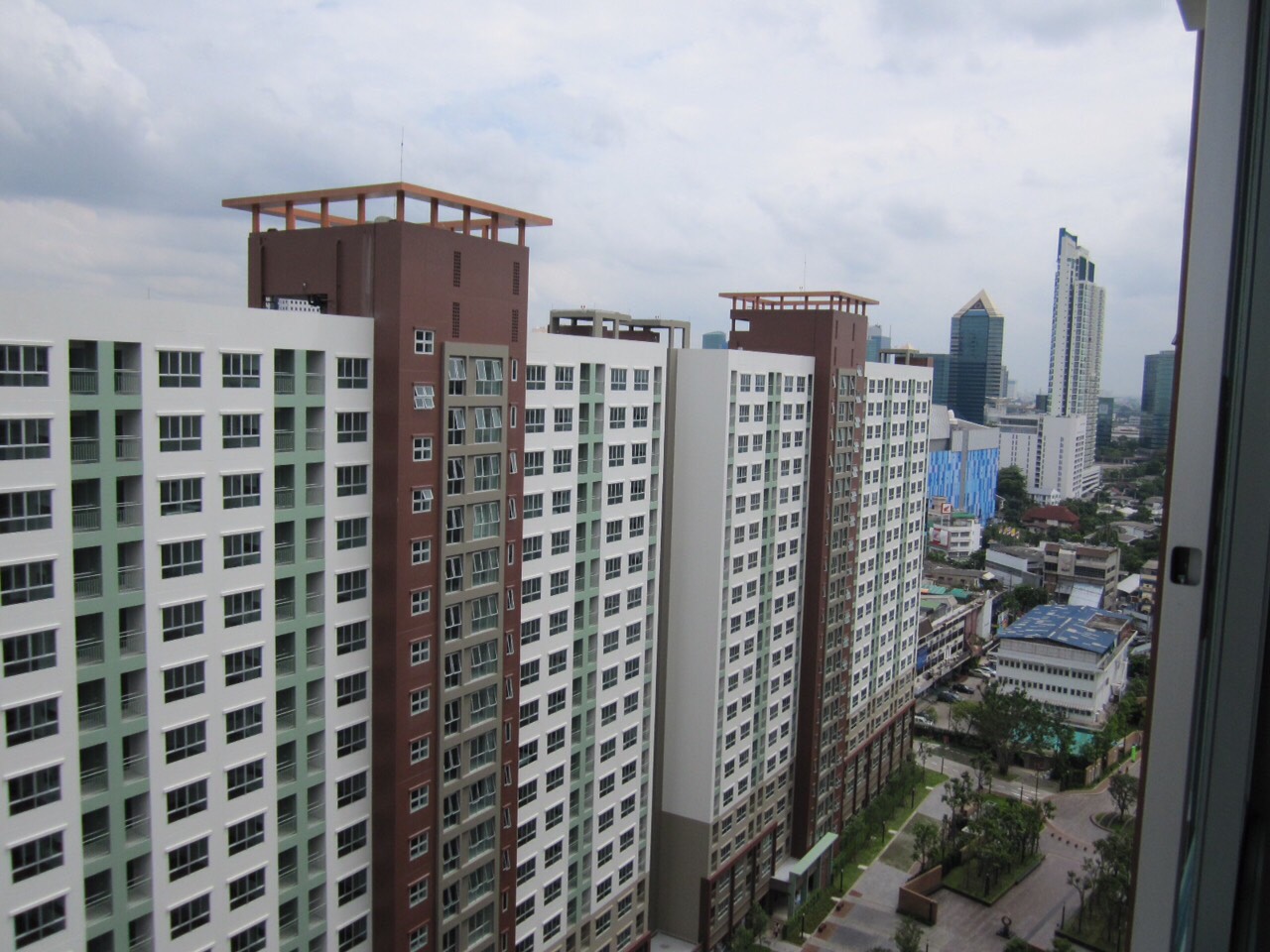 ให้เช่าคอนโด Lumpini Place Ratchayothin คอนโด ลุมพินี เพลส รัชโยธิน (พหลโยธิน) 1 ห้องนอน