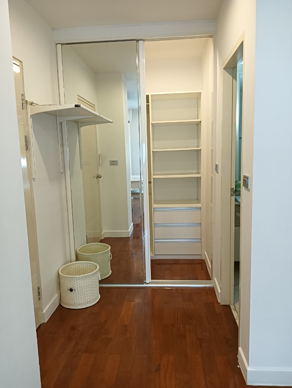 ให้เช่าคอนโด Baan Siri Silom (บ้าน สิริ สีลม) ขนาดพื้นที่ใช้สอย 60.72 ตารางเมตร 1 ห้องนอน