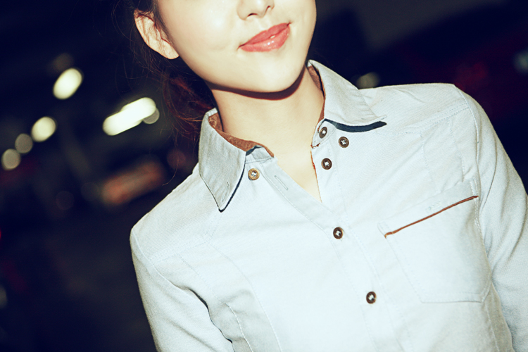 FASHION เสื้อเชิ้ตแฟชั่นแขนยาว ใส่ทำงาน ใส่เที่ยว สีฟ้า ผ้าคอตตอน กระดุมหน้า สาวเท่ห์ ASIA STREET FASHION