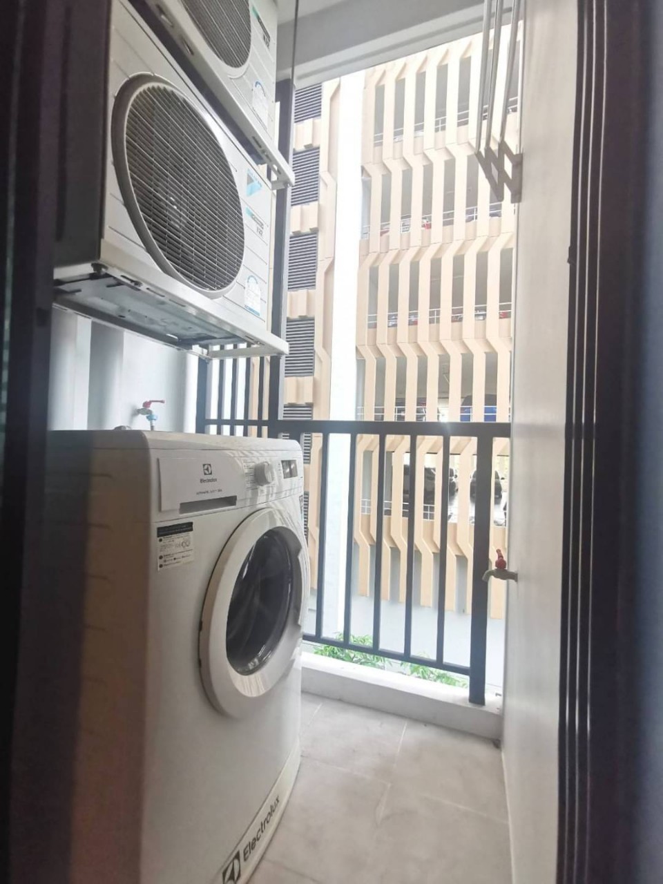 ให้เช่า((ราคาถูก)) คอนโด น็อตติ้งฮิลล์จตุจักร อินเตอร์เชนจ์ Notting Hill Jatujak - Interchange ห้องสตูดิโอ ขนาด 27 ตร.ม. ชั้น 4 ใกล้BTSหมอชิตและMRTจตุจักร