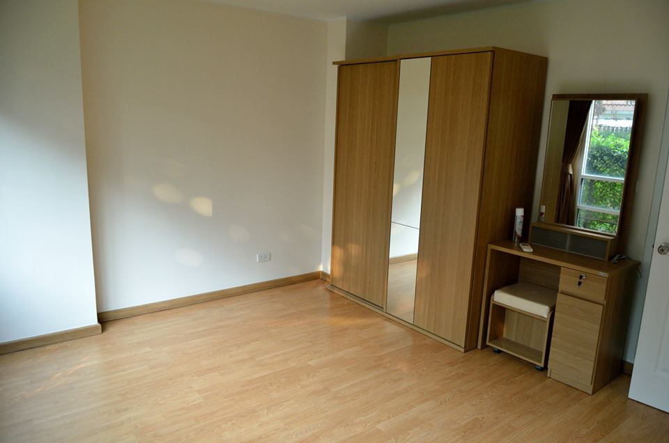 ขาย/เช่า คอนโด U Delight @ Huai Khwang Station พื้นที่ 42 ตรม. 1 ห้องนอน 1 ห้องน้ำ 1 ห้องนั่งเล่น 2 ระเบียง ห้องมุมตึก D ชั้น 1 วิวสวน มีระเบียง 2 ด้าน