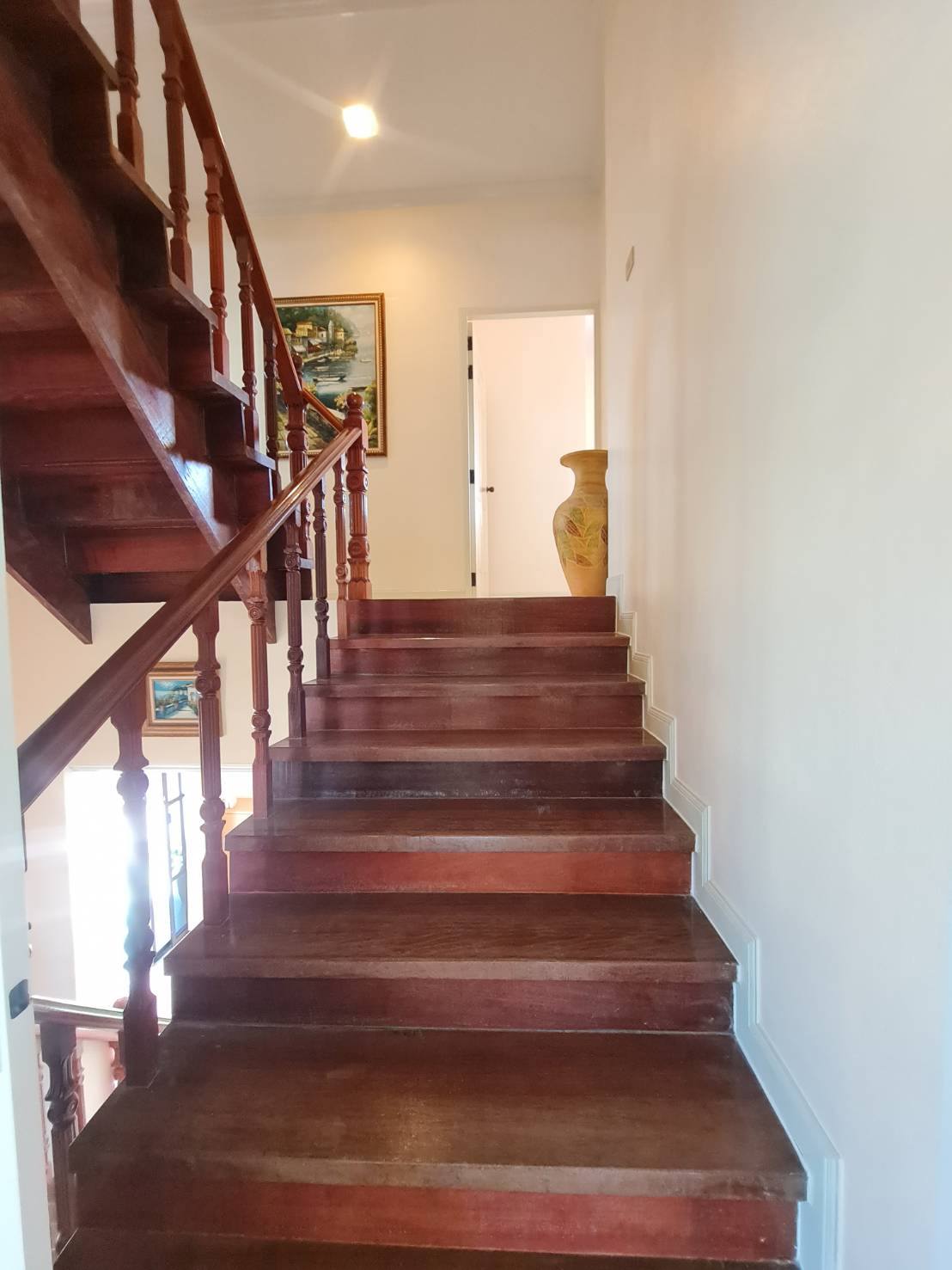 🏡 ขายบ้านเดี่ยวหลังใหญ่ วิวภูเขาล้อมรอบ หมู่บ้านพบโชคการ์เด้นฮิล (Phobchok Garden Hill) บางเสร่ – สัตหีบ