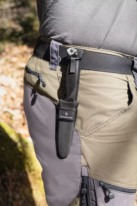 มีดใบตาย VICTORINOX Venture (3.0902.3)