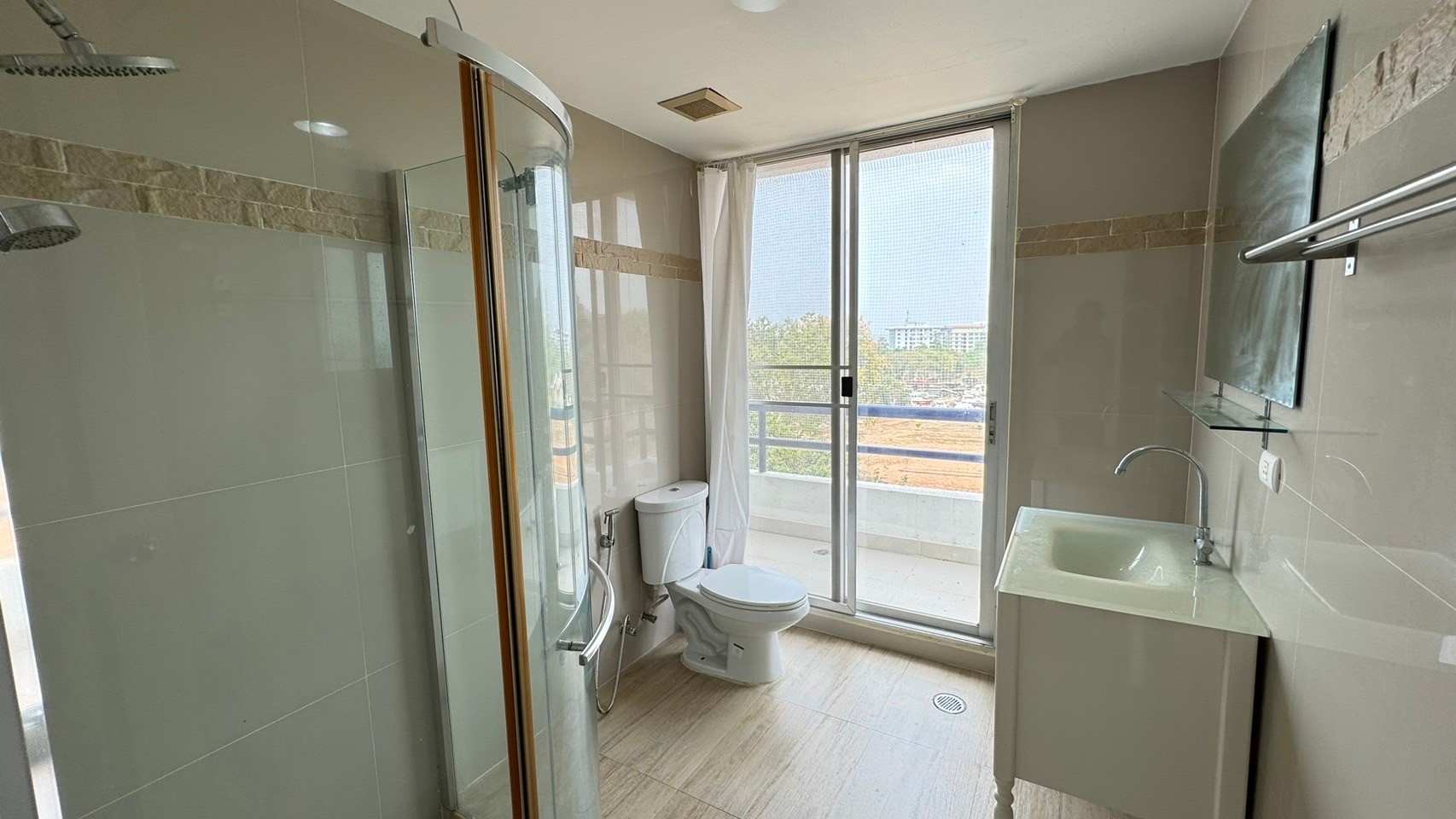 ให้เช่าคอนโด Rama Harbour view condo (รามา ฮาร์เบอร์ วิว คอนโด) ชั้น 1 วิวทะเล 2 ห้องนอน 2 ห้องน้ำ