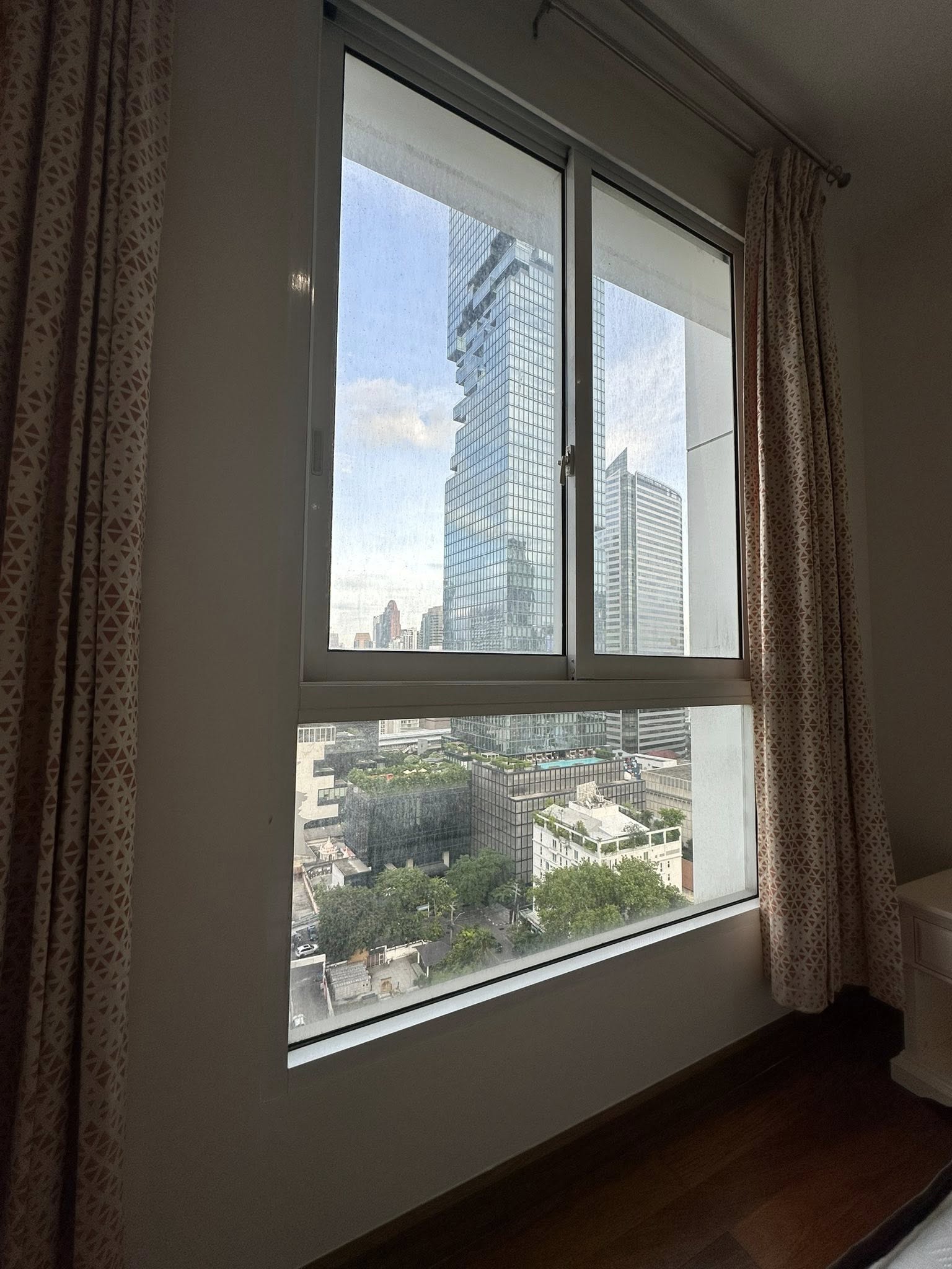 🏡✨ ให้เช่าคอนโด Ivy Sathorn 10 วิวมหานคร‼ ใกล้ BTS ช่องนนทรี – เซนต์หลุยส์