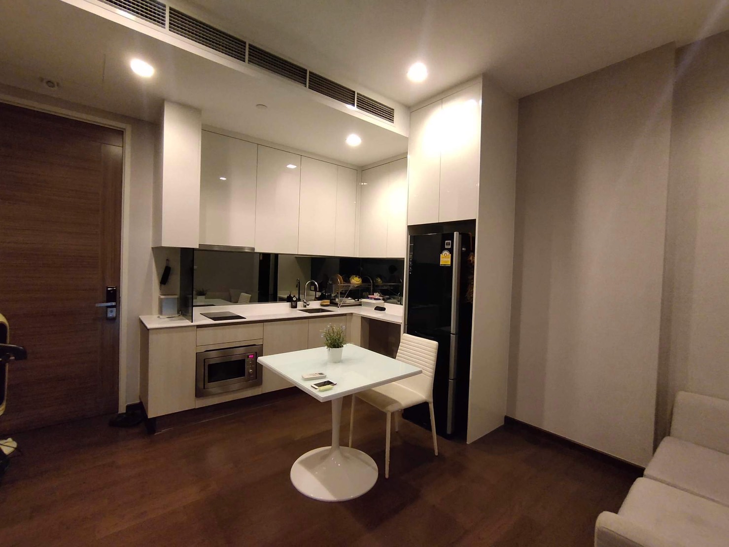 ขาย / เช่า คอนโด Q Asoke (คิว อโศก) 1 ห้องนอน 1 ห้องน้ำ ขนาด 37 ตรม ชั้น 10 ห้อง 1678/25 ห้องตกแต่งครบพร้อมอยุ่ ราคาเช่า 22000 บาท