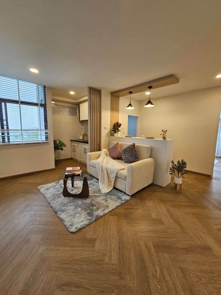 ขายคอนโด รัชอาภา ทาวเวอร์ (ซอยรัชดาภิเษก 36) / For Sale Ratchaporn Tower (English below)