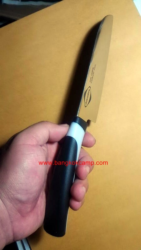 มีดญี่ปุ่น santoku knife small ใบมีด5.75นิ้ว ยาวรวม 11นิ้ว. ของใหม่ แท้
