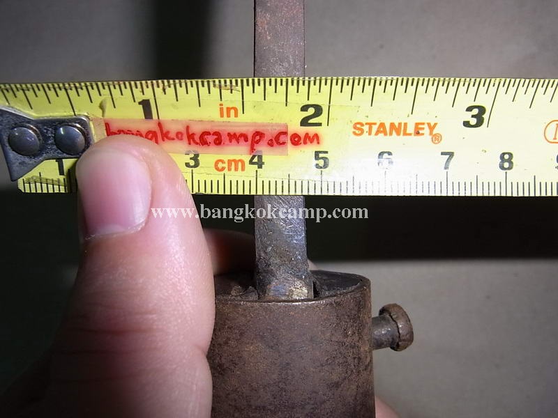 มีดเหน็บ เก่า สภาพสมบูรณ์ ยุคสงครามโลก... ใบยาว30ซม. สันหนา8มิล. ตีหนาไล่ปลายบาง สภาพสมบูรณ์.