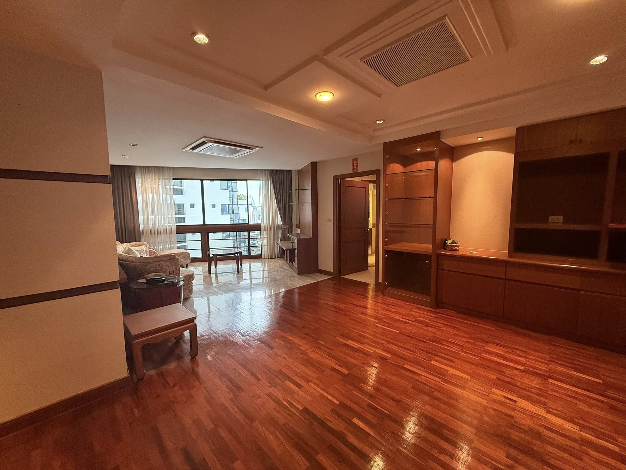 ให้เช่าคอนโด เพรสซิเด้นท์ พาร์ค สุขุมวิท 24 / For Rent President Park – Parkview Tower (English below)