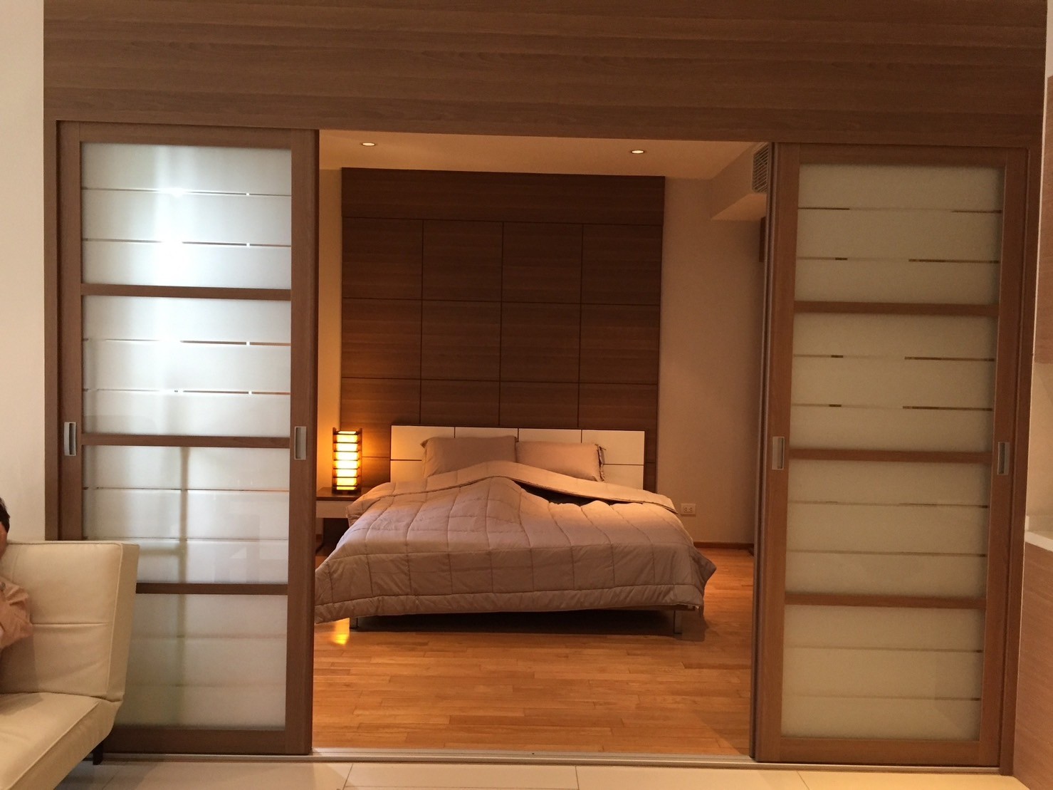 คอนโดให้เช่า The Emporio Place : ดิ เอ็มโพริโอ เพลส 1 ห้องนอน 1 ห้องน้ำ ขนาด 48 ตรม