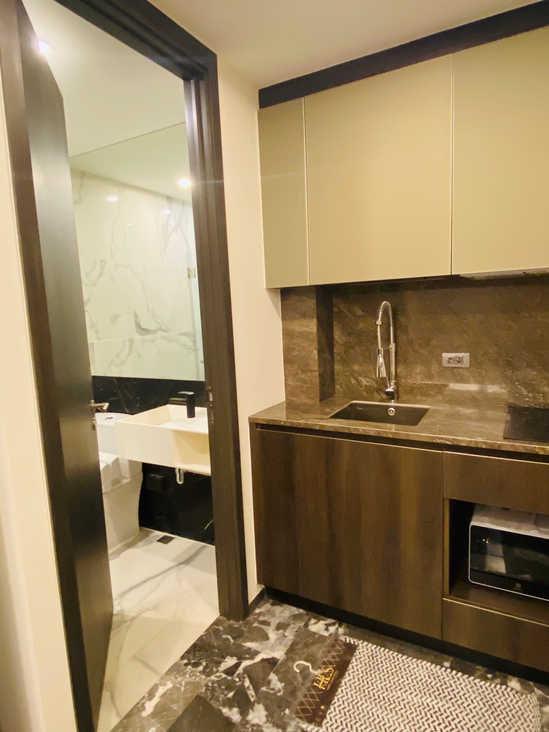 ให้เช่าคอนโด 168 Sukhumvit 36 (168 สุขุมวิท 36) 1 ห้องนอน 1 ห้องน้ำ ขนาด 30 ตรม ชั้น 2 ห้องแต่งครบพร้อมเข้าอยู่