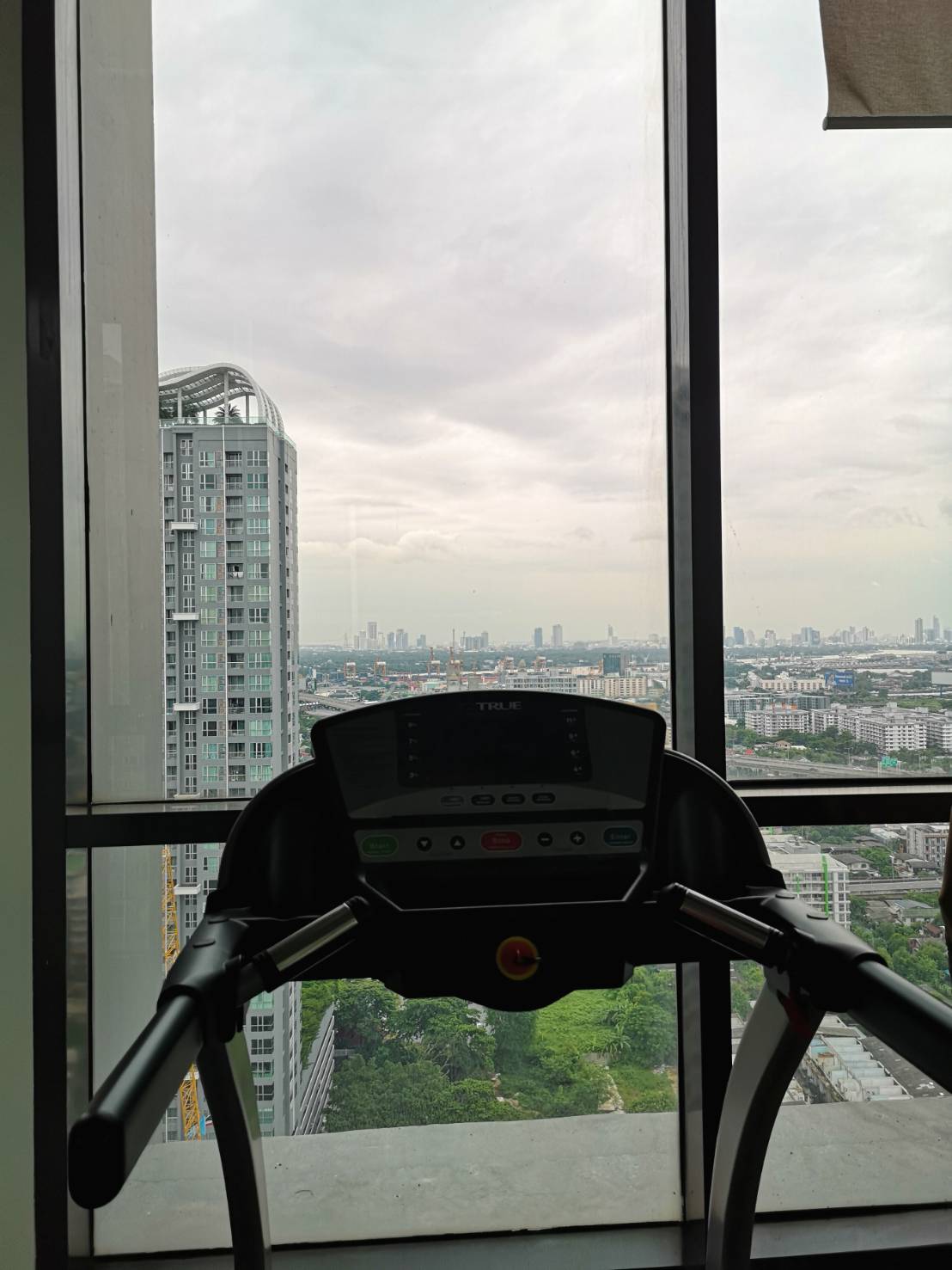 ให้เช่าคอนโด Q. House Condo Sukhumvit 79 (คิว. เฮ้าส์ คอนโด สุขุมวิท 79 1 ห้องนอน 1 ห้องน้ำ ขนาด 31 ตรม. ชั้น 25 วิวไม่บล็อก