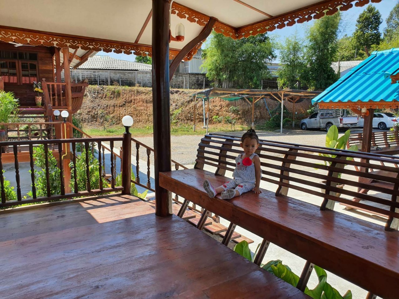 ขายที่ดินถมแล้ว 3 ไร่ จังหวัด นครนายก ขายพร้อมร้านอาหารและบ้านน็อกดาว