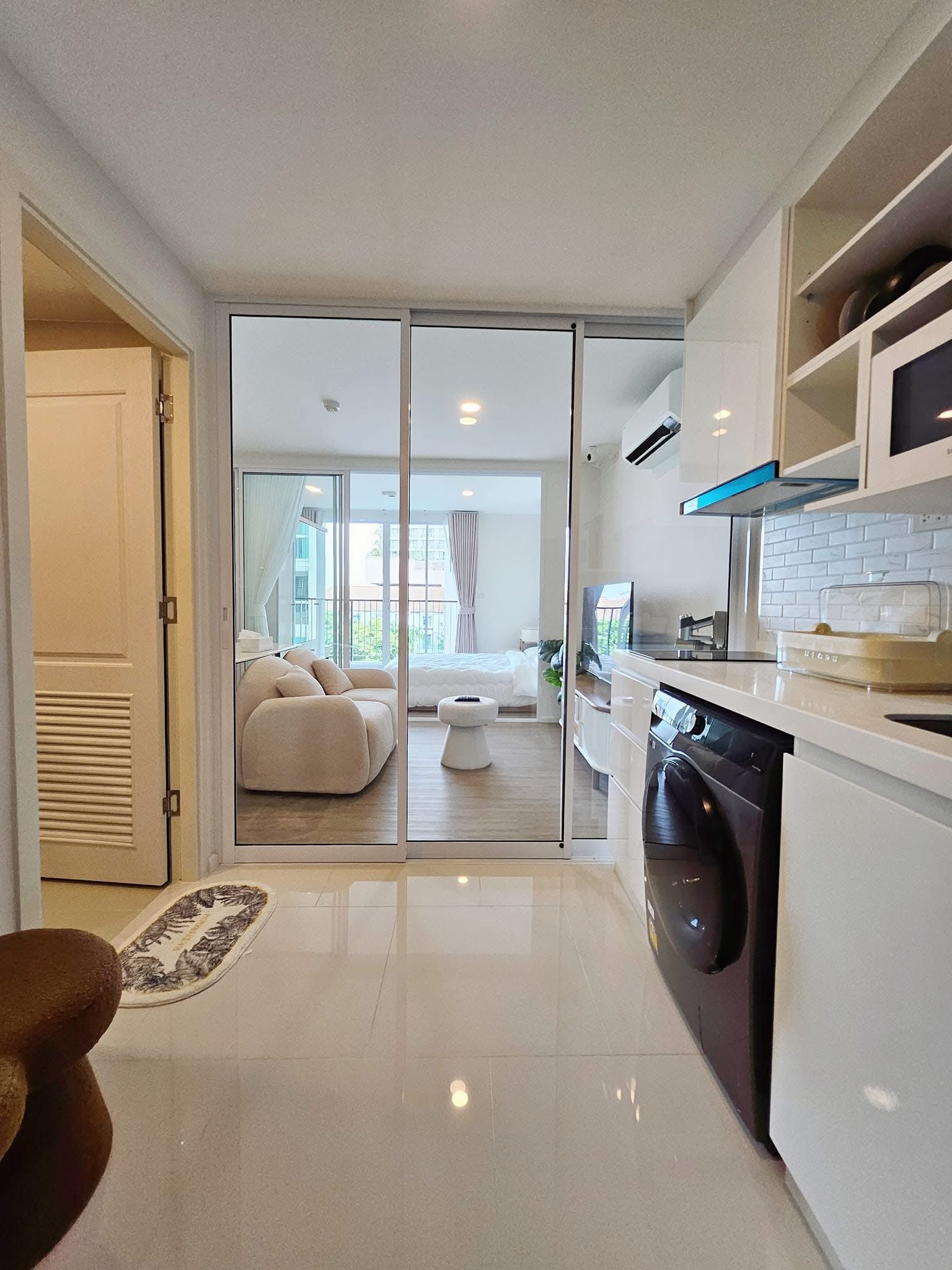 ให้เช่า / For rent : Chateau In Town Ratchayothin (ชาโตว์ อินทาวน์ รัชโยธิน) Type: 1 ห้องนอน, 1 ห้องน้ำ Size: 35 ตรม.