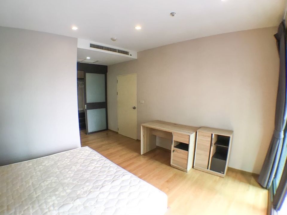 ให้เช่าคอนโด Noble Solo (โนเบิล โซโล) ทองหล่อ (25,000 บาท/เดือน) คอนโด 1 ห้องนอนเพิ่งปรับปรุงใหม่ ชั้น 6 วิวสระน้ำ