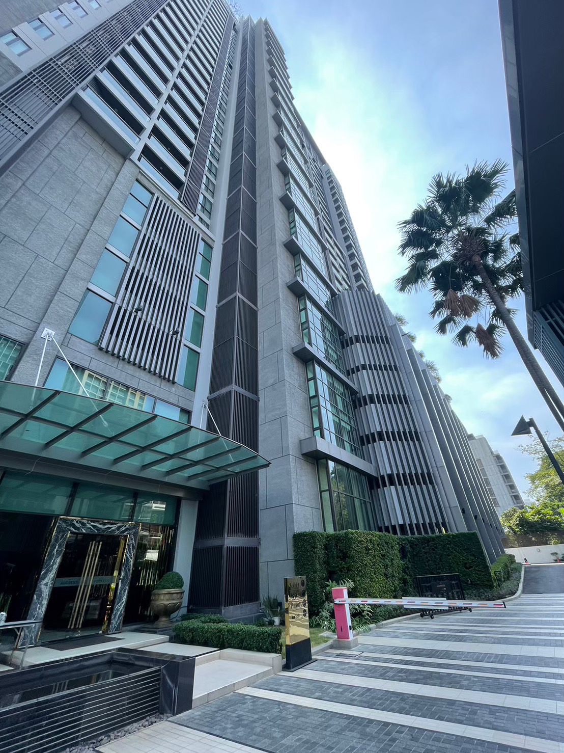 ขายคอนโด The Address Sukhumvit 28 : ดิ แอดเดรส สุขุมวิท 28 - Type: 2 ห้องนอน 2 ห้องน้ำ 1 ห้องนั่งเล่น 1 ห้องครัว