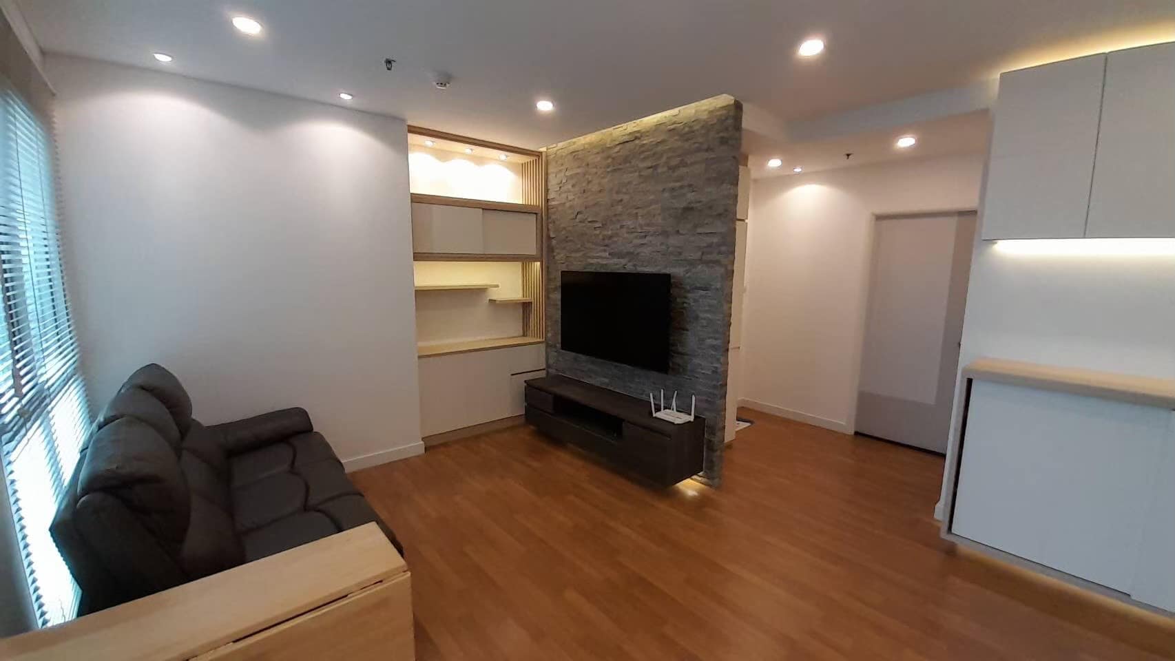 ขาย / ให้เช่าคอนโด Lumpini Place Ratchada - Sathu (ลุมพินี เพลส รัชดา - สาธุ ) ห้องพักหรู สไตล์ลอฟท์ ชั้นสูง 360 Panorama