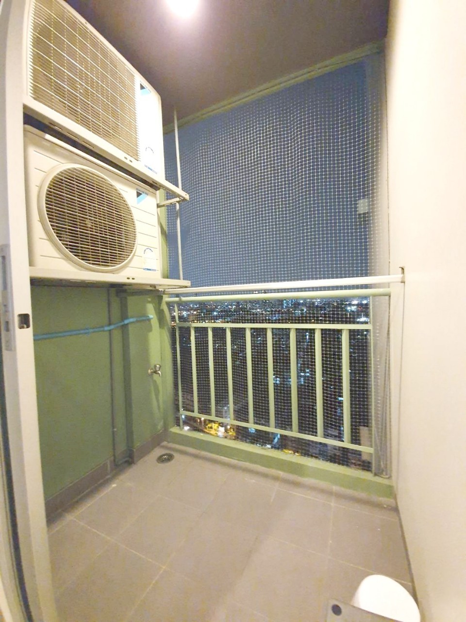 ขายคอนโด Lumpini Place Suksawat - Rama 2 ลุมพินี เพลส สุขสวัสดิ์ - พระราม 2 ห้องใหญ่ 1 ห้องนอน 1 ห้องน้ำ ขนาด 41 ตรม. ห้องมุม มีทั้งหมด 35 ชั้น