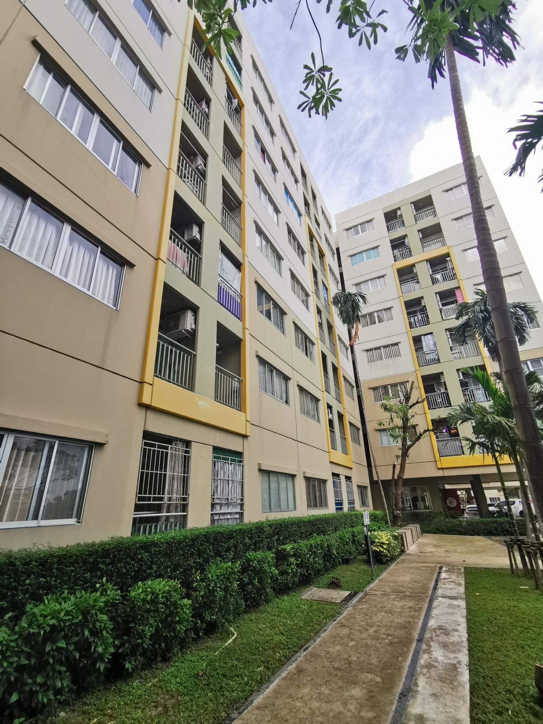 ขายด่วนพิเศษถูกสุด ๆ คอนโด ลุมพินี เสรีไทย นิด้า 2 Lumpini Condotown Nida - Serithai 2 (ทางไปเดอะมอลบางกะปิ) 1 ห้องนอน