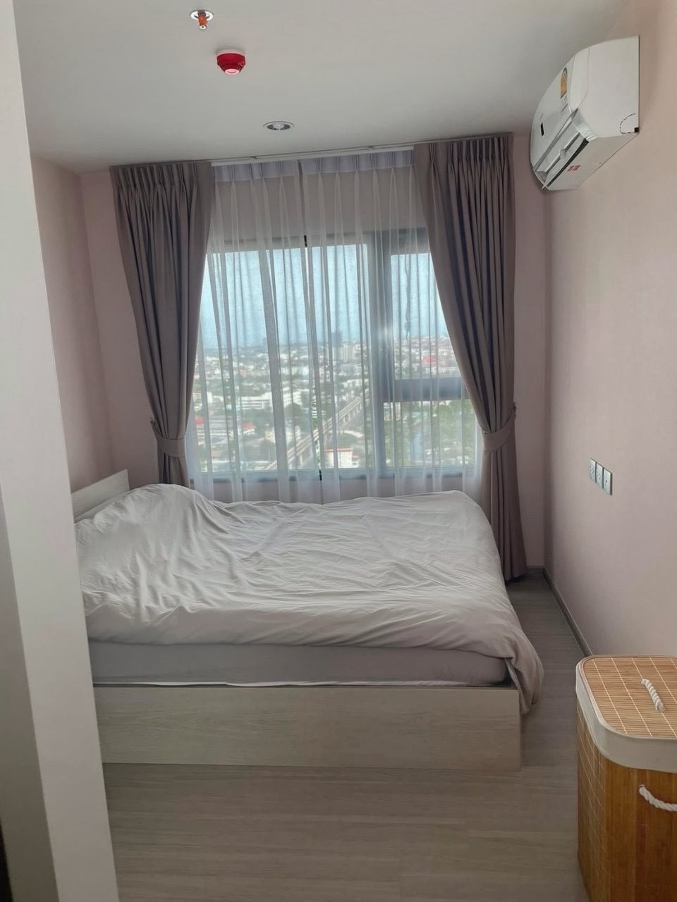 ð āđāļŦāđāđāļāđāļēāļāļāļāđāļ āđāļāļŠāļāļēāļĒ āđāļāļĢāļēāļ§āļąāļ āđāļāļĢāđāļĄ / For Rent Condo Aspire Erawan Prime