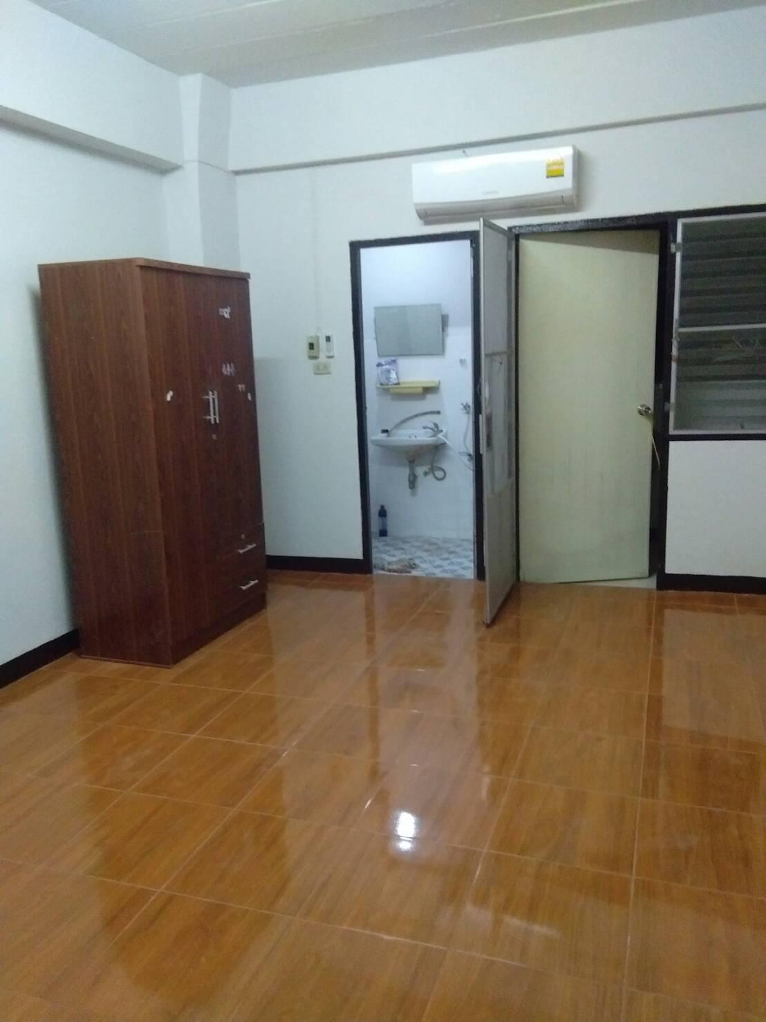 ห้องว่างให้เช่าพร้อมเฟอร์ฯ เข้าอยู่ได้เลย ( ดอนเจดีย์แมนชั่น 2 ซอยทิมแลนด์ งามวงศ์วานซอย 6 ) 1 ห้องนอน 1 ห้องน้ำ