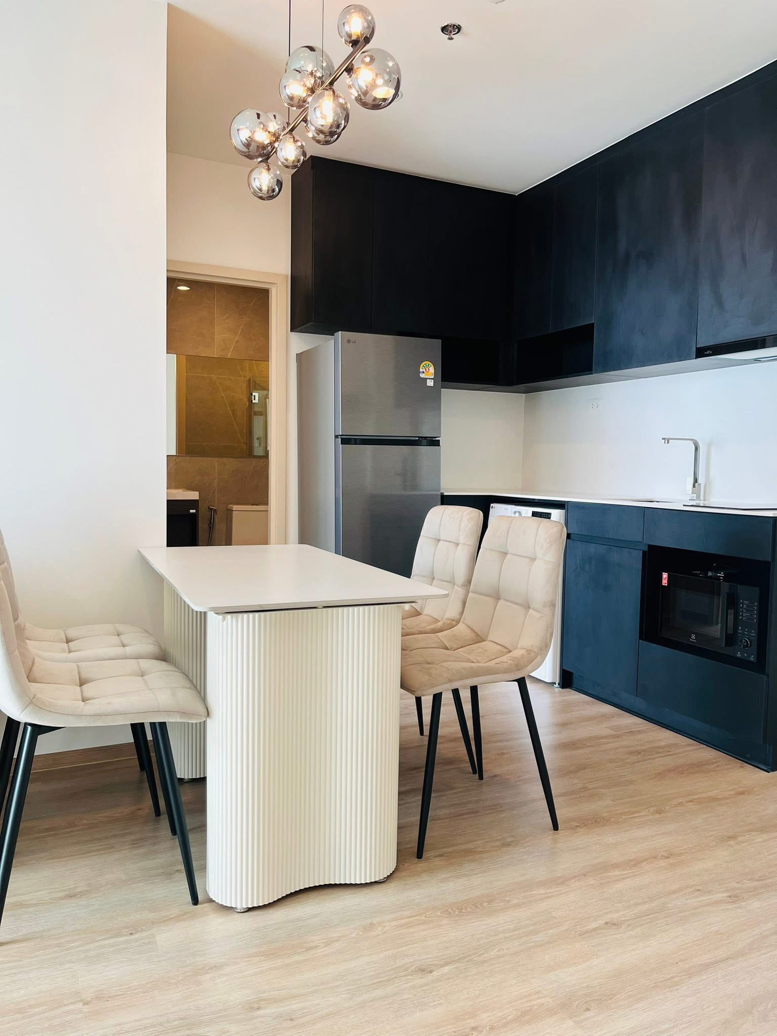 ให้เช่าคอนโด นิว ดิสทริค อาร์ไนน์ พระราม 9 / For Rent Nue District R9 (English below)