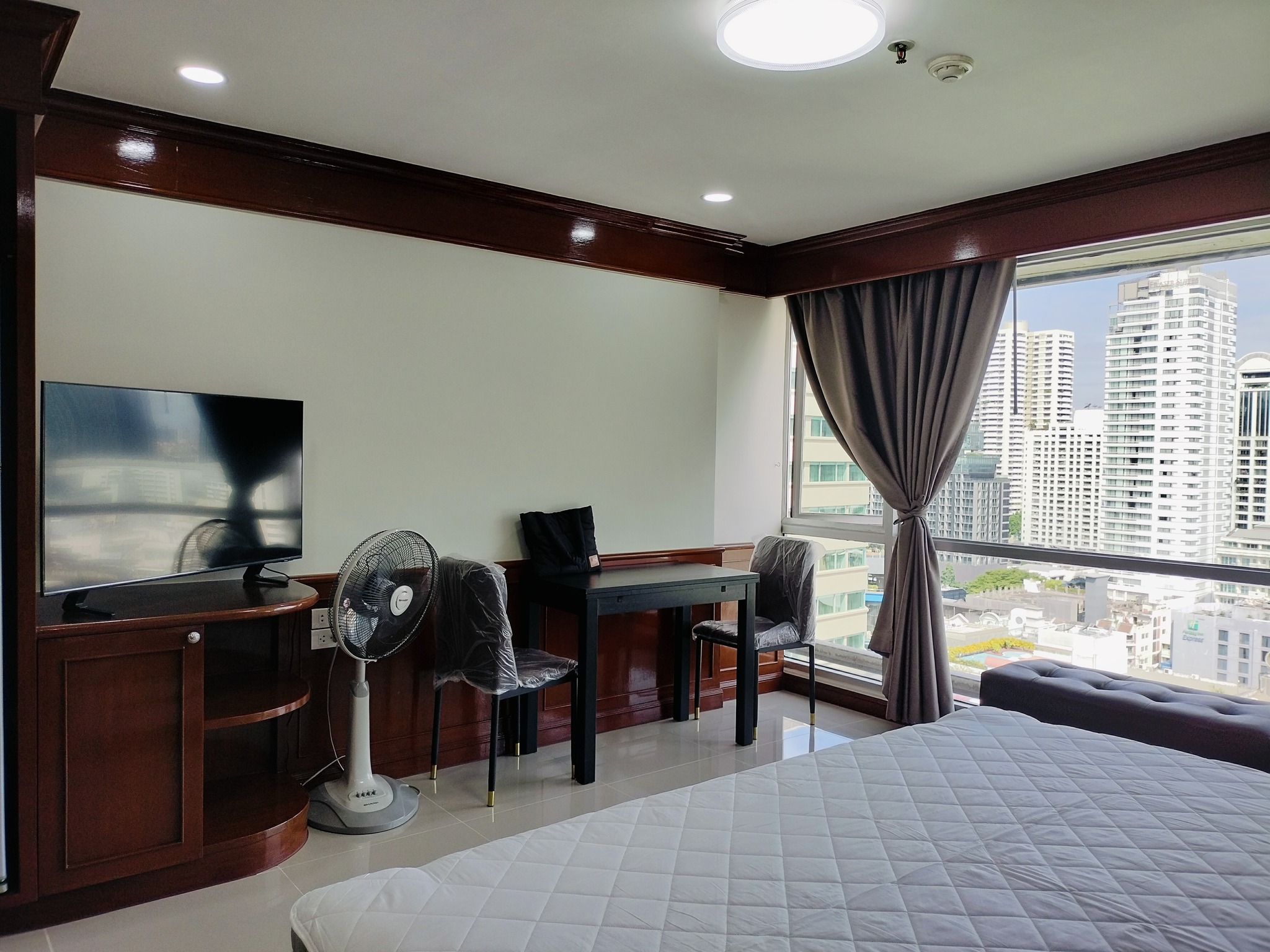 ให้เช่าคอนโด สุขุมวิท สวีท / For Rent Sukhumvit Suite (English below)