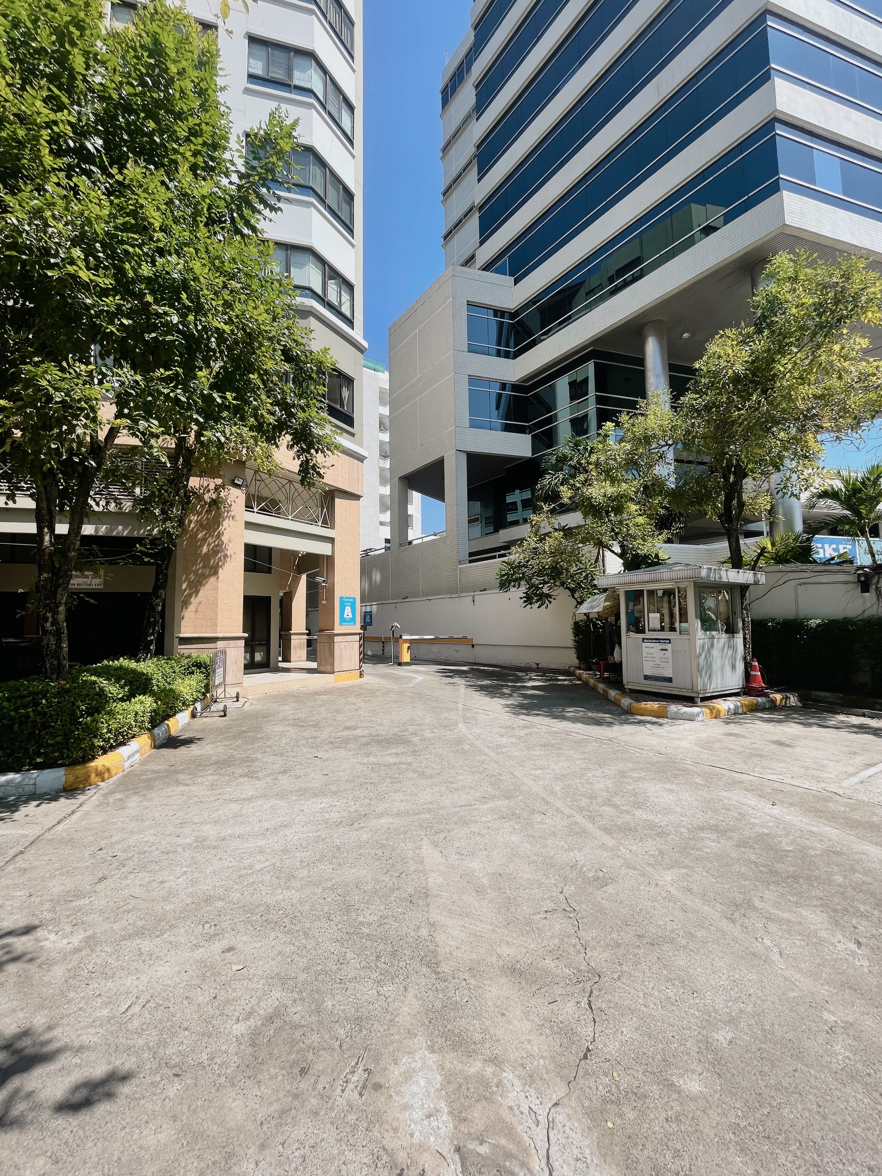 ขายคอนโด ลุมพินี เจริญกรุง-พระราม 3 Charoen Krung (ลุมพินี เพลส พระราม 3 - เจริญกรุง) ห้องเปล่า 2 ห้องนอน 2 ห้องน้ำ