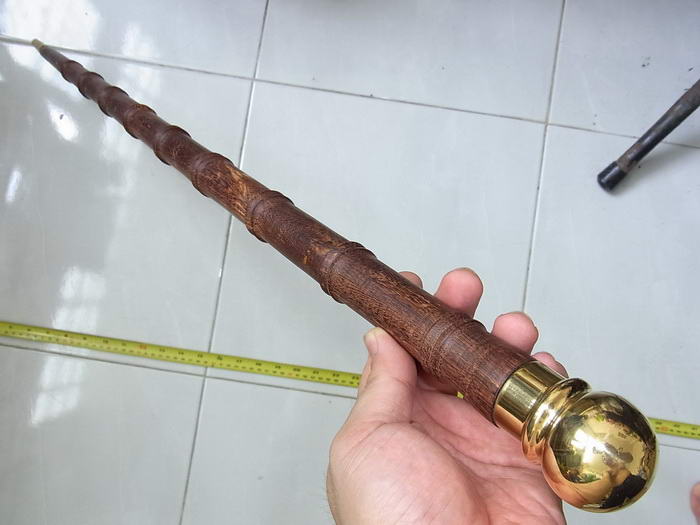 ไม้มงคลหายาก... ไม้ตะพด(ไม้แก่นมะขาม) กลึงลายไผ่9ปล้อง(เลขมงคล) ลายสวย ยาว92ซม... หัวกลึงทองเหลืองแท้