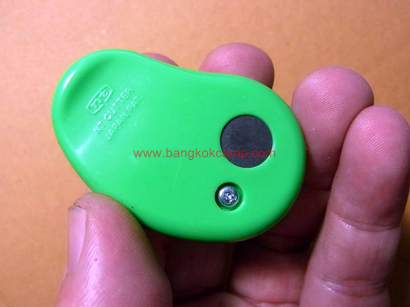 คัตเตอร์ญี่ปุ่น คมมากๆ Made in Japan ใหม่ แท้ (NT Cutter SQ-100PB) (สีเขียว)