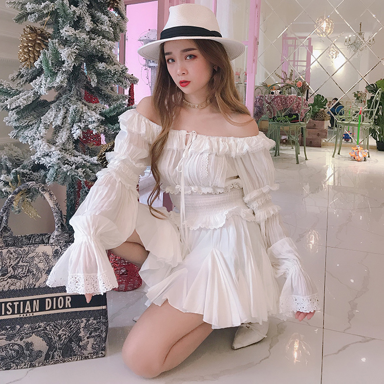 พรีออเดอร์ : เสื้อเปิดไหล่แฟชั่นสไตล์ญี่ปุ่นแขนยาวสม็อคเอว และ กระโปรงระบายสีขาว (ราคาแยกชิ้นค่ะ)