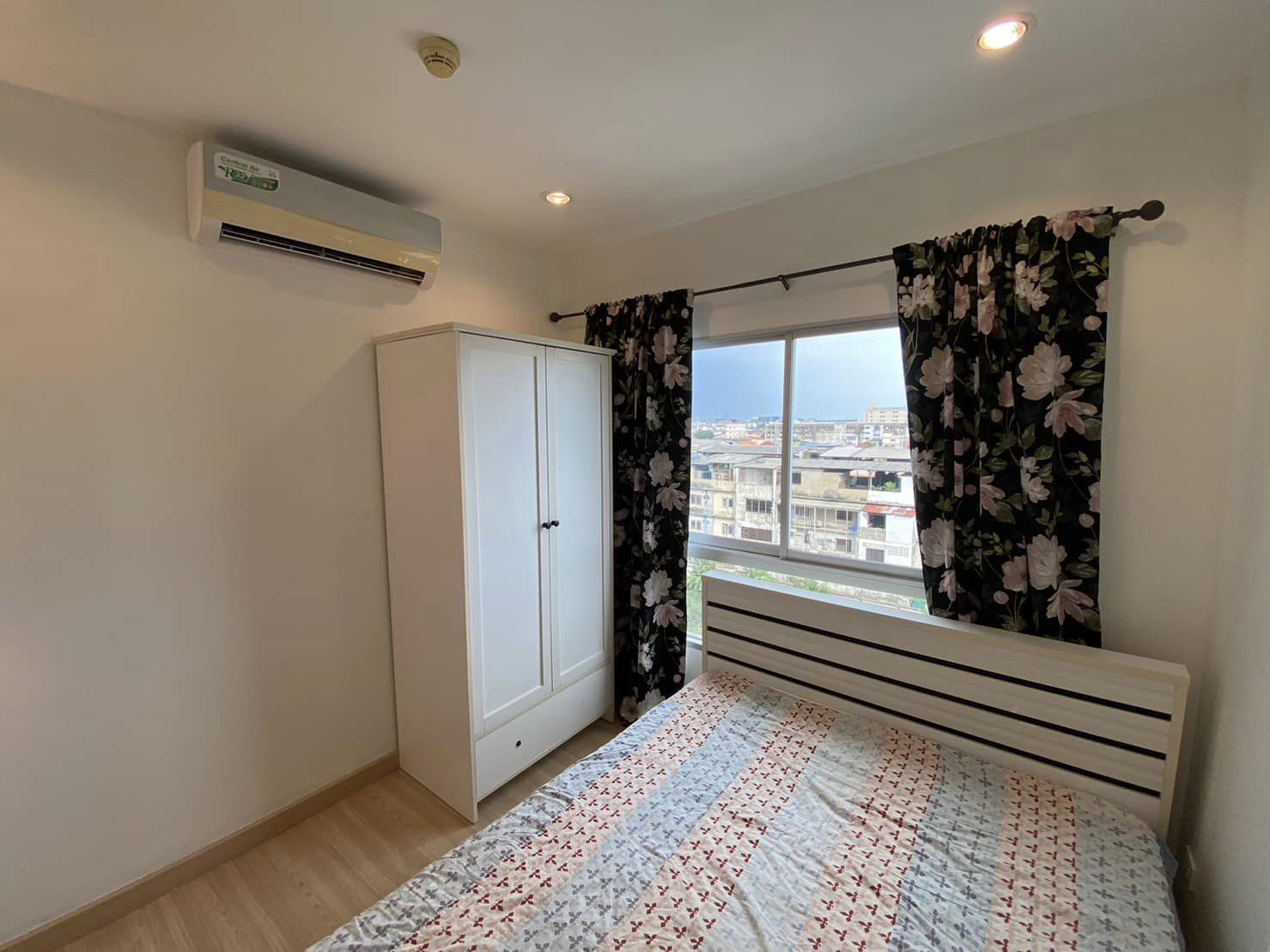 ให้เช่า / ขายคอนโด the kith sukhumvit 113 วัดด่าน 1 ห้องนอน ขนาด 28.5 ตึก C ห้อง 334/148 ชั้น 6 อาคาร 7 ชั้น อยู่ชั้น 6 ดีที่สุดในโครงการ