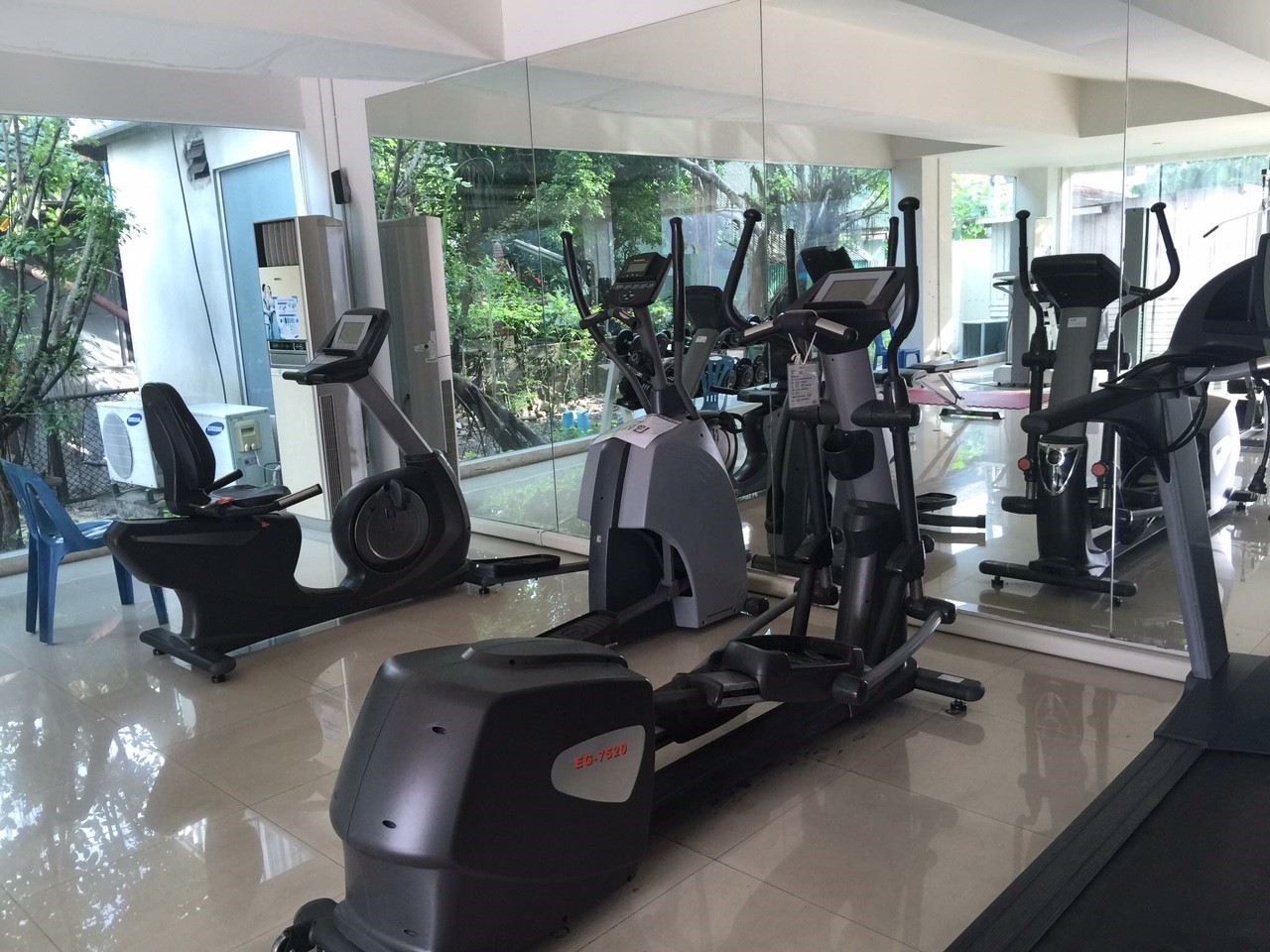 คอนโด แฮปปี้ ลิฟวิ่ง รัชดา 18 Happy Living Ratchada 18 ให้เช่า 2 ห้องนอน 2 ห้องน้ำ 1 ห้องรับแขก 1ห้องครัว เนื้อที่ 67ตรม.