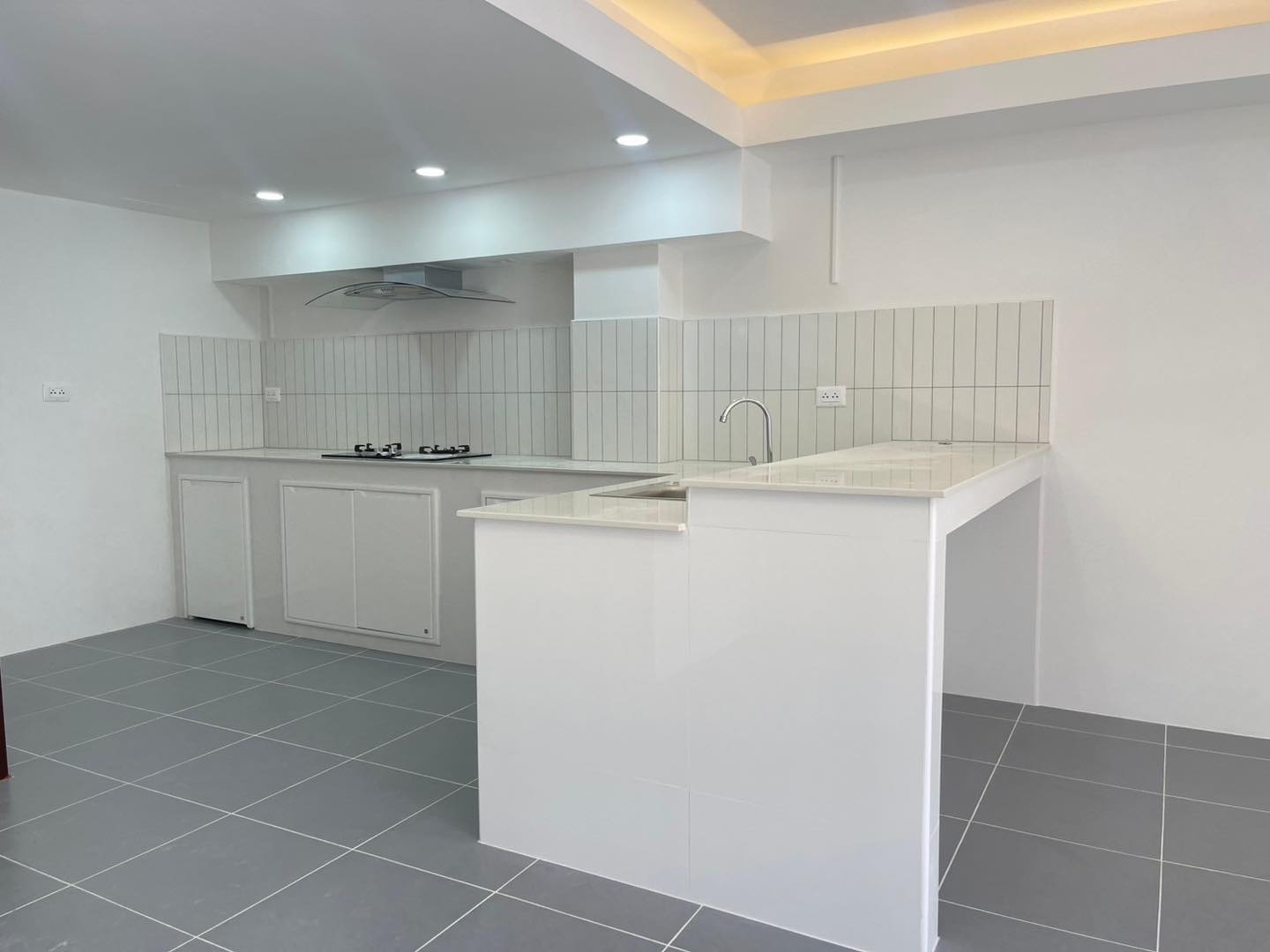 ด่วน! ทาวน์โฮม 3 ชั้น ติวานนท์ 43 ใกล้ MRT สามัคคี ✨ รีโนเวทใหม่หมดจด! ราคาพิเศษ ฿3.99 ล้าน