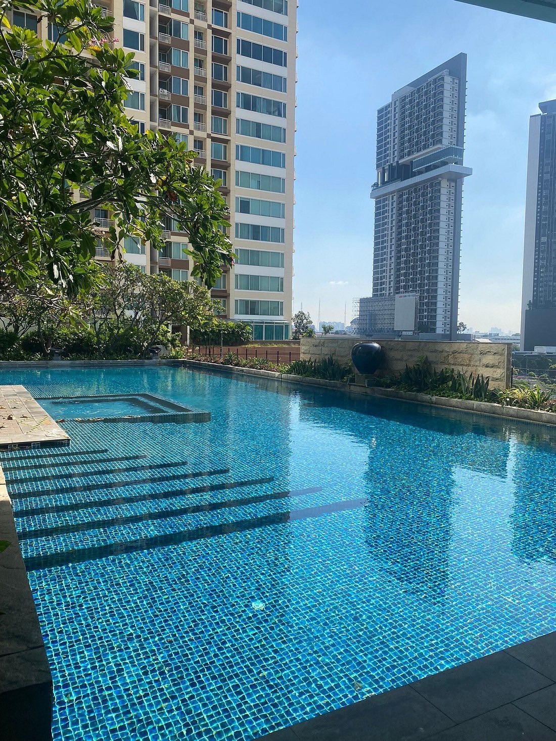 🔑 ให้เช่า The Empire Place Sathorn คอนโดย่านสาทร ทำเลพรีเมียม เดินเพียง 500-700 ม. ถึง BTS ช่องนนทรี และ BTS เซนต์หลุยส์