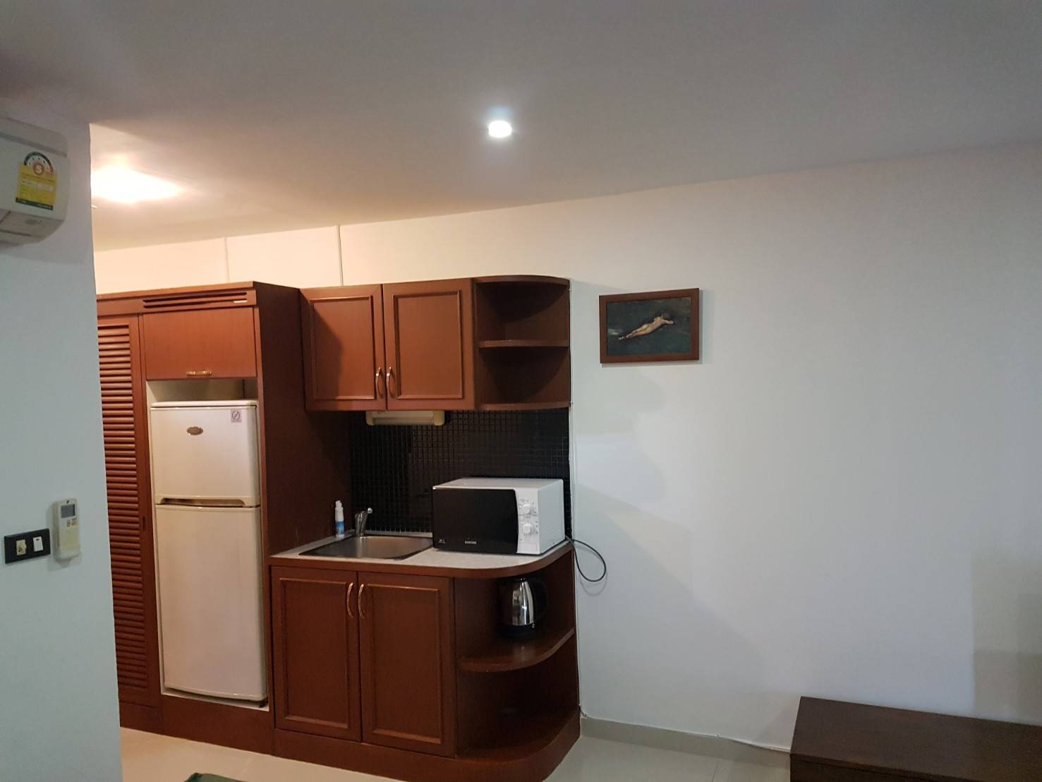 ให้เช่าคอนโด Sukhumvit Suite (สุขุมวิท สวีท) ห้องสตูดิโอ 1 ห้องน้ำ ขนาด 30 ตรม ชั้น 17 วิวโล่ง ห้องตกแต่งพร้อมเข้าอยู่