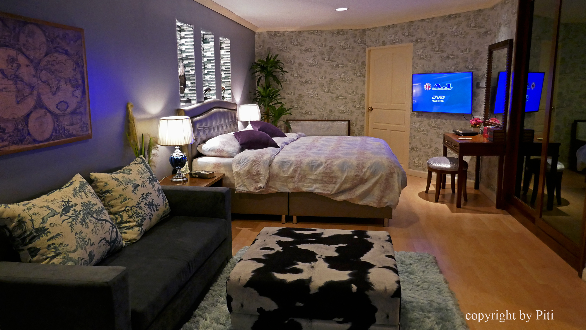 รหัสทรัพย์ 32240 ขายคอนโด Bang Saray Condominium (บางเสร่ คอนโดมิเนียม) ติดทะเลพัทยา 150 ตรม. 2 ห้องนอน 2 ห้องน้ำ 2 ระเบียง ตกแต่งดีไซน์ สวย สง่า มีคลาส ไม้จริง บิ้วอิน พื้นจากตุรกี material นำเข้าจากอิตาลี